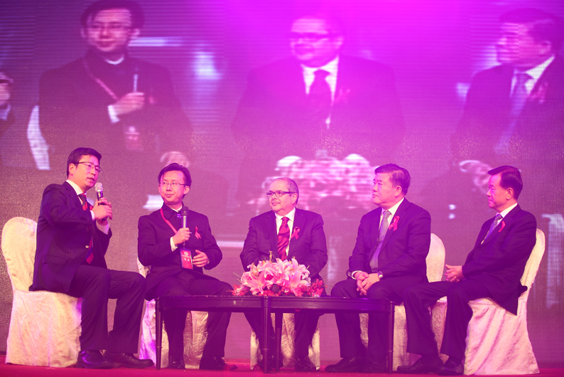 紅動(dòng)中華 善行天下&mdash;&mdash;&mdash;&mdash;2012年世界艾滋病日主題慈善晚會(huì)